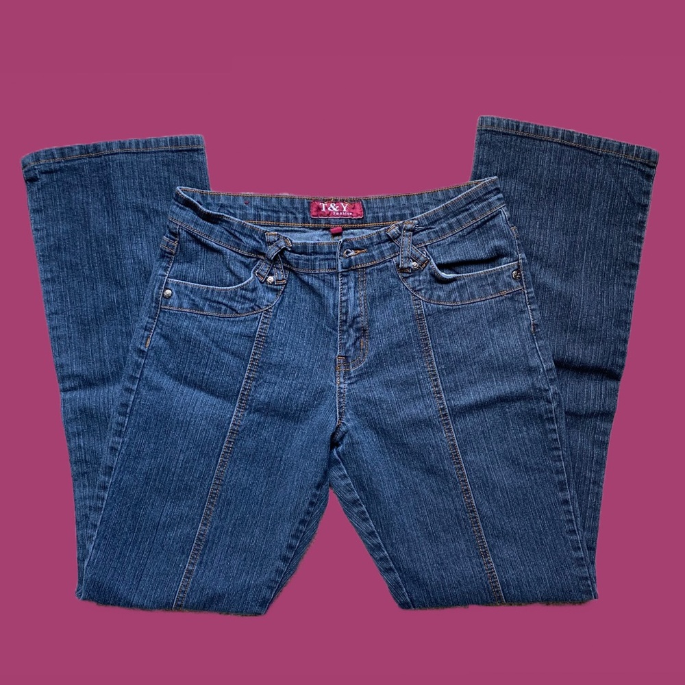 T&Y size 9/10 women’s dark wash vintage y2k bootcut mid to high rise blue jeans